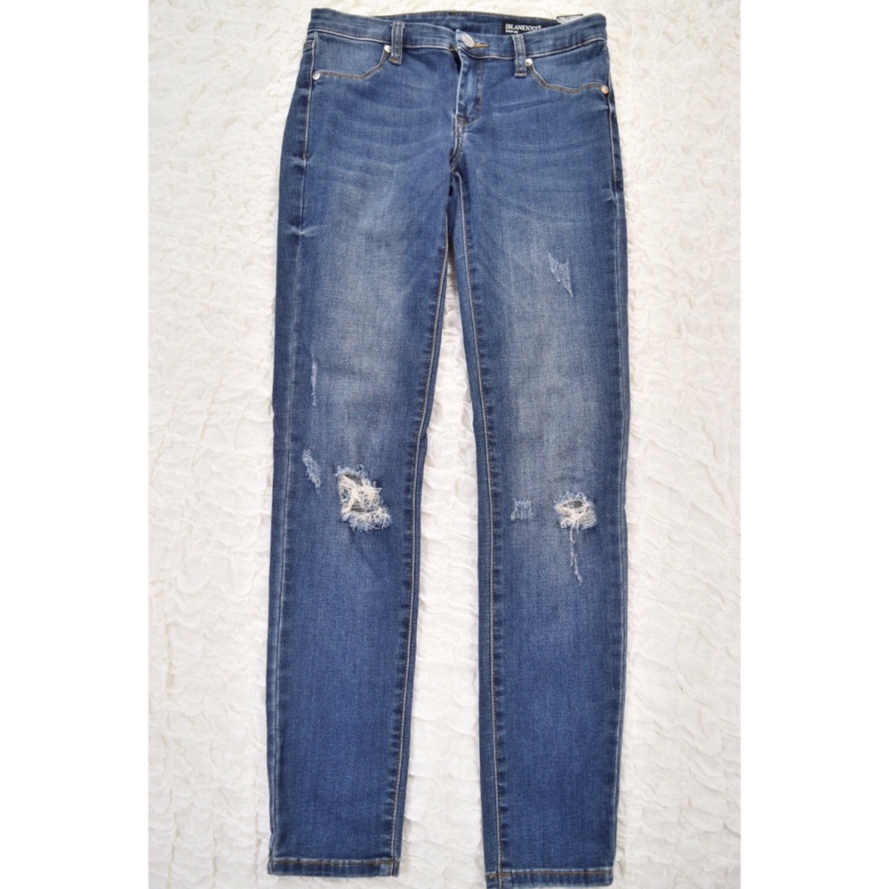 Blank NYC blue spray on skinny jeans inseam 29.25”